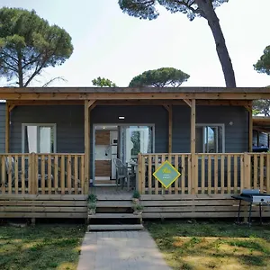 Fabulous Village 2*, Casal Palocco Italië