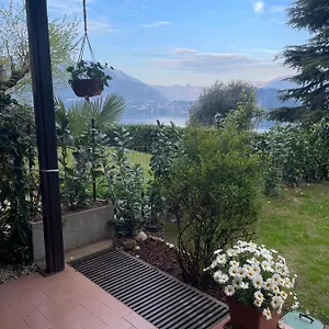 Lallas With Garden And Lake View Apartment