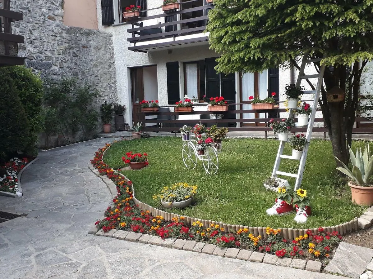 Vila Da Mara Lago Di Como Sormano 0*,  Itálie
